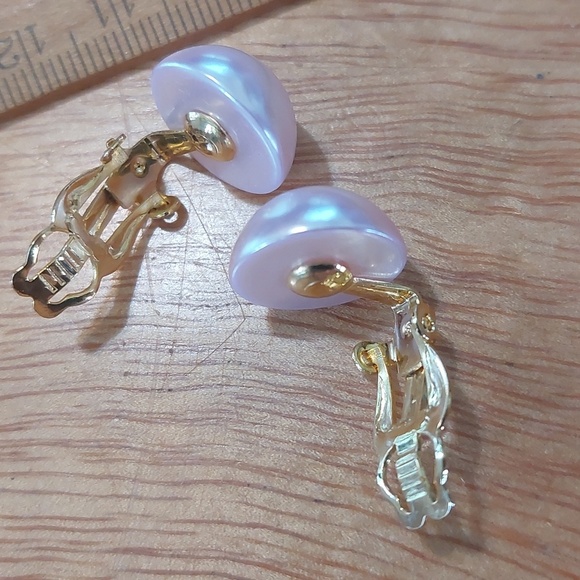 Soft Pink 1/2" Button Faux Pearl Clip-on Earrings Goldtone - Picture 5 of 5
